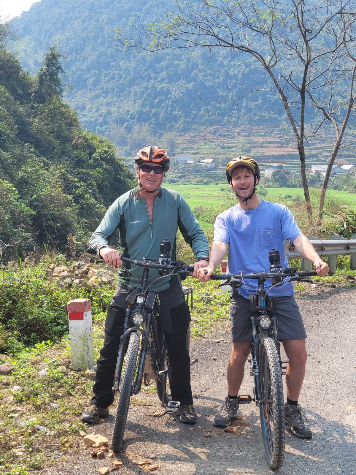 9-Day Golden Route Loop Cycling Tour: Hanoi to Cao Bang & Ba Be Lake